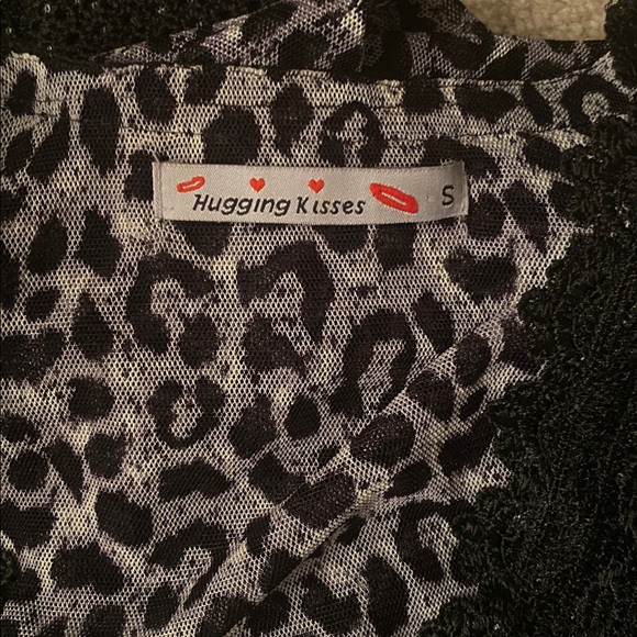 Hugging kisses Vintage stunning top size small - Picture 10 of 11